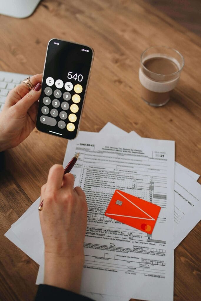 how does credit card interest work